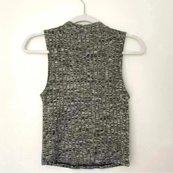 American Eagle AEO Gray Mock Neck Sleeveless Top Women’s Small - Picture 2 of 5